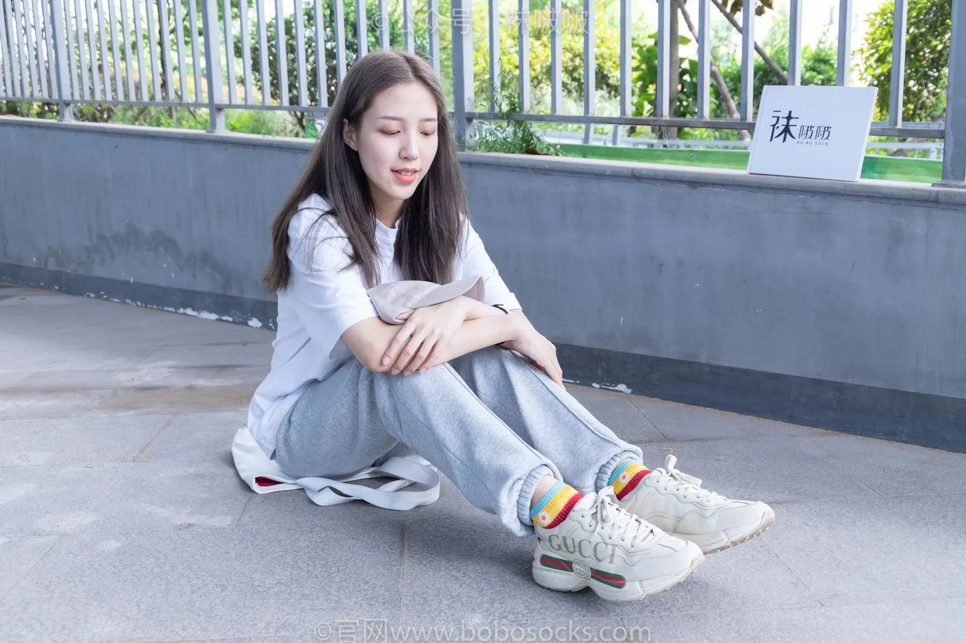 [BoBoSocks袜啵啵]NO.012 泡芙-运动鞋、白棉袜、裸足 [132P]插图3